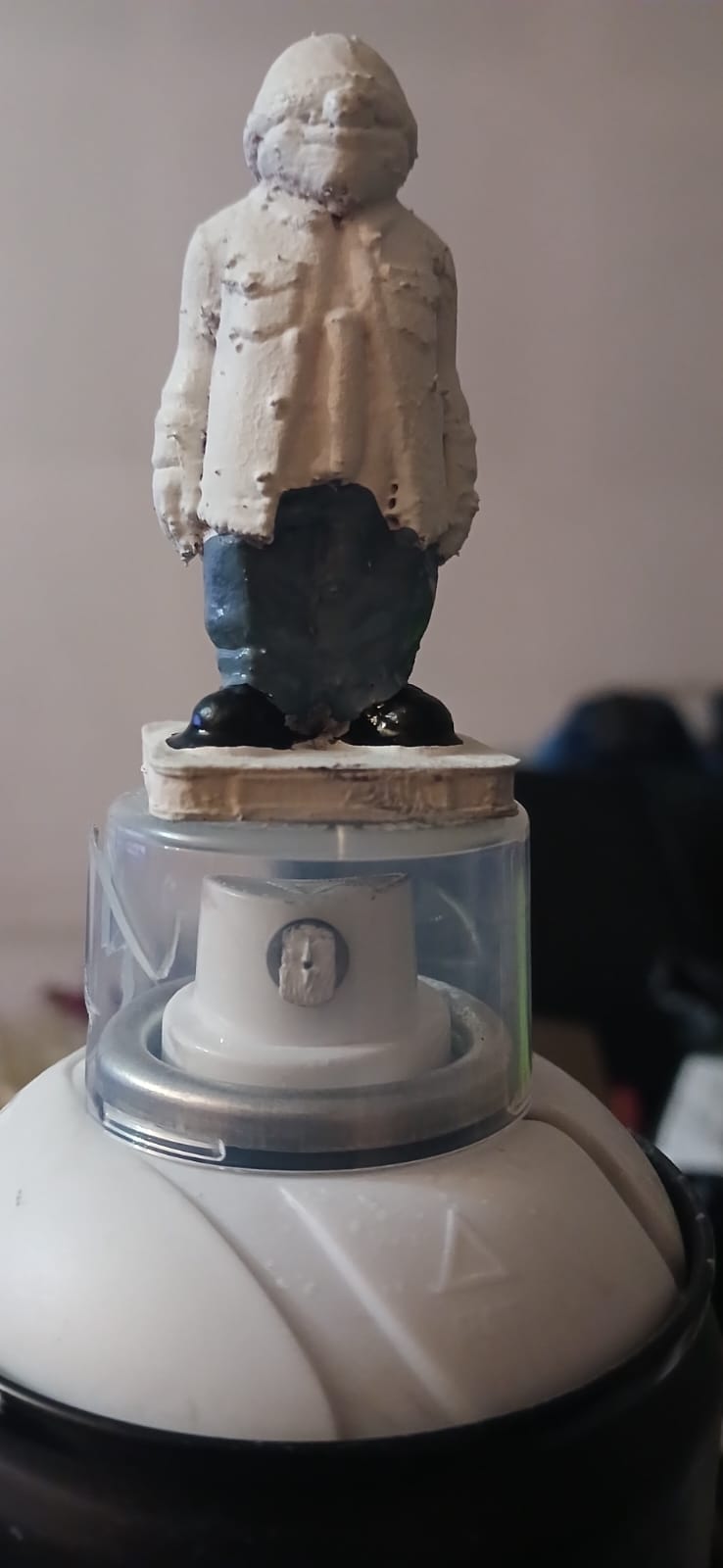 090 Custom by TKBROS — Silencio | Figura Coleccionable Resina Pintada a Mano