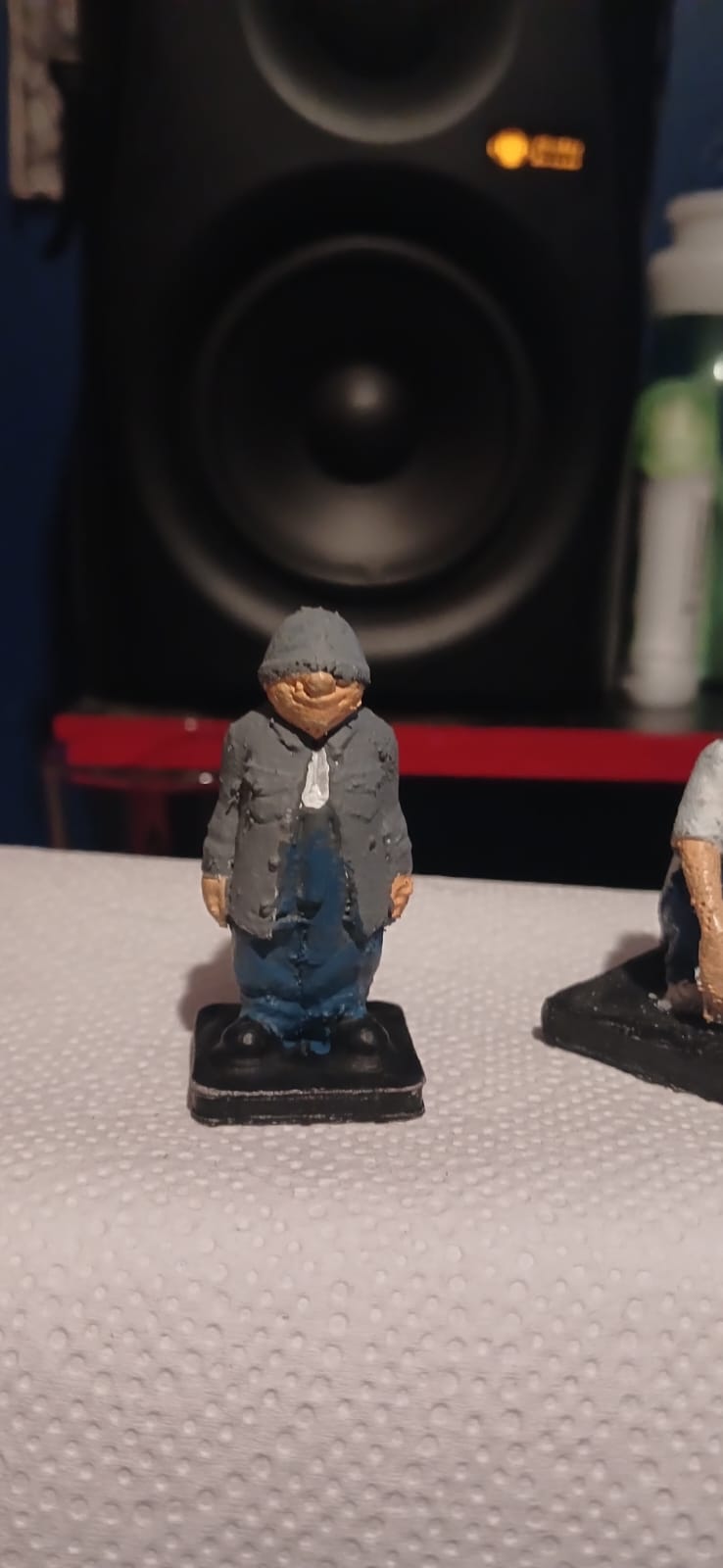 090 Custom by TKBROS — Silencio | Figura Coleccionable Resina Pintada a Mano