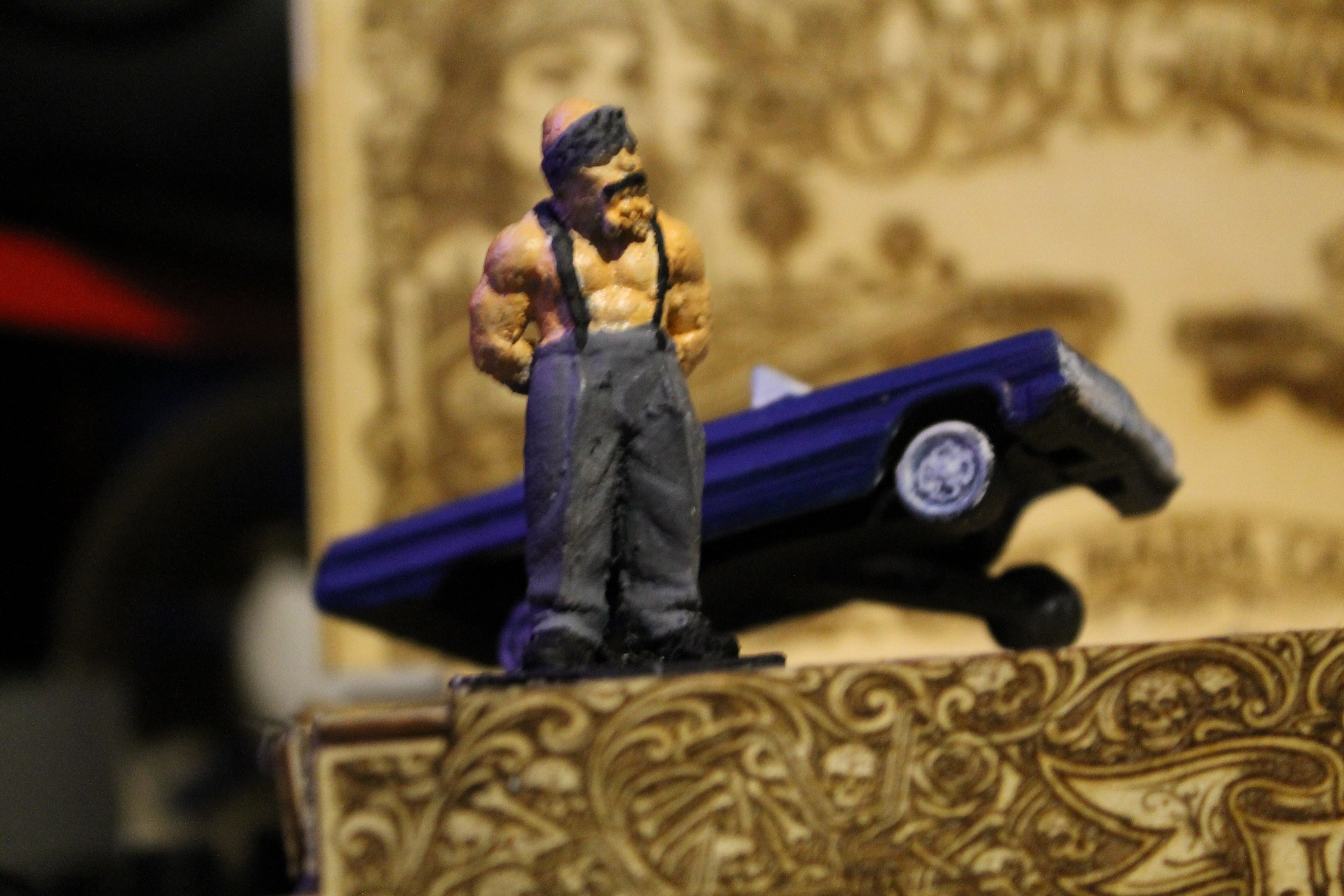 090 Custom by TKBROS — Oso | Figura Coleccionable Resina Pintada a Mano