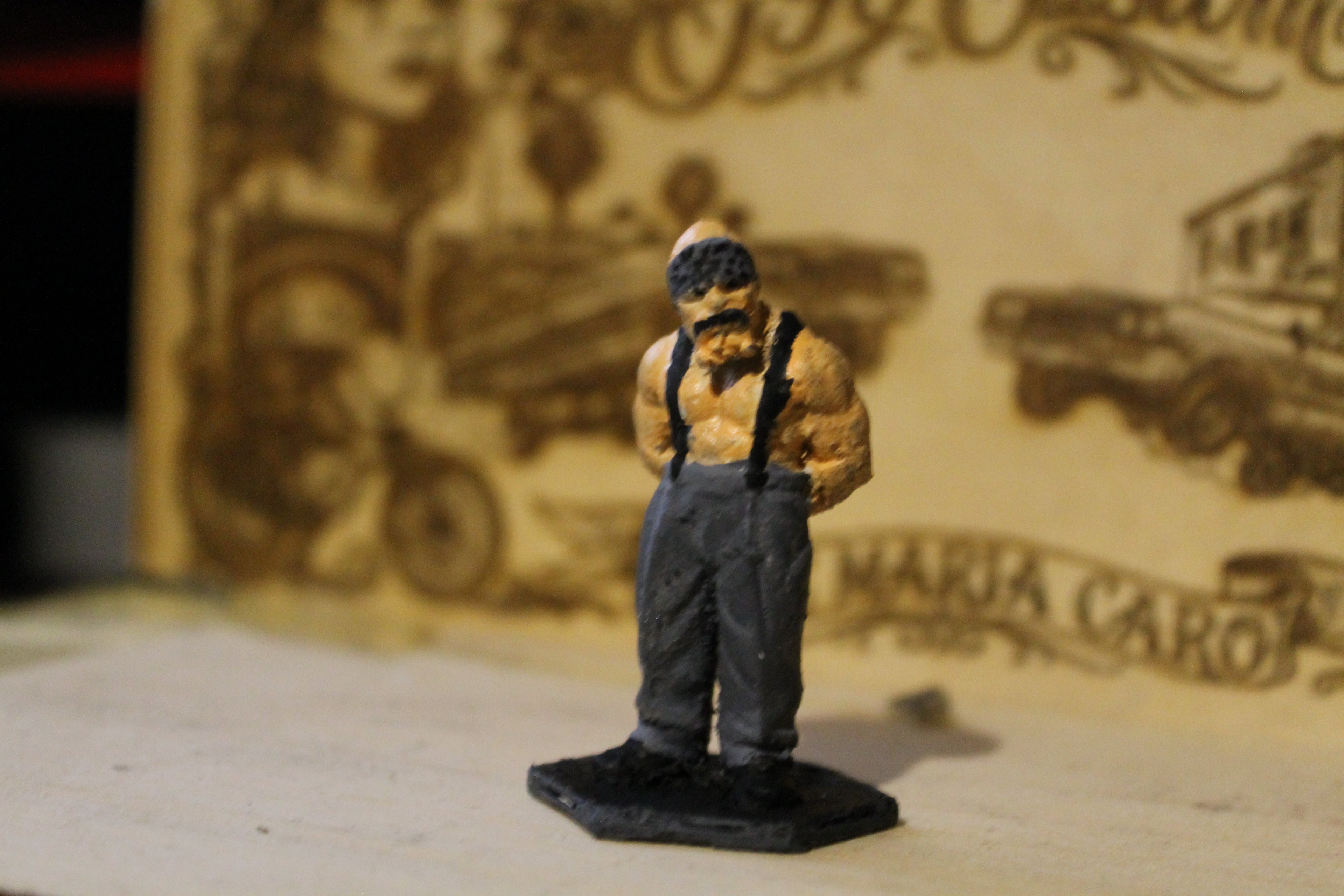 090 Custom by TKBROS — Oso | Figura Coleccionable Resina Pintada a Mano