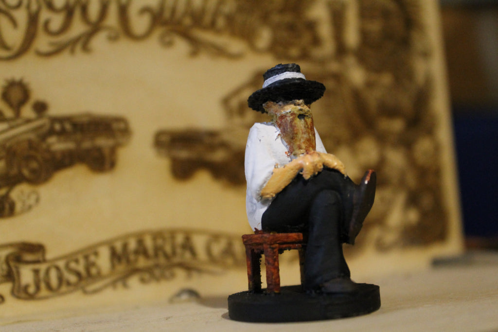 090 Custom by TKBROS — Don Memo | Figura Coleccionable Resina Pintada a Mano